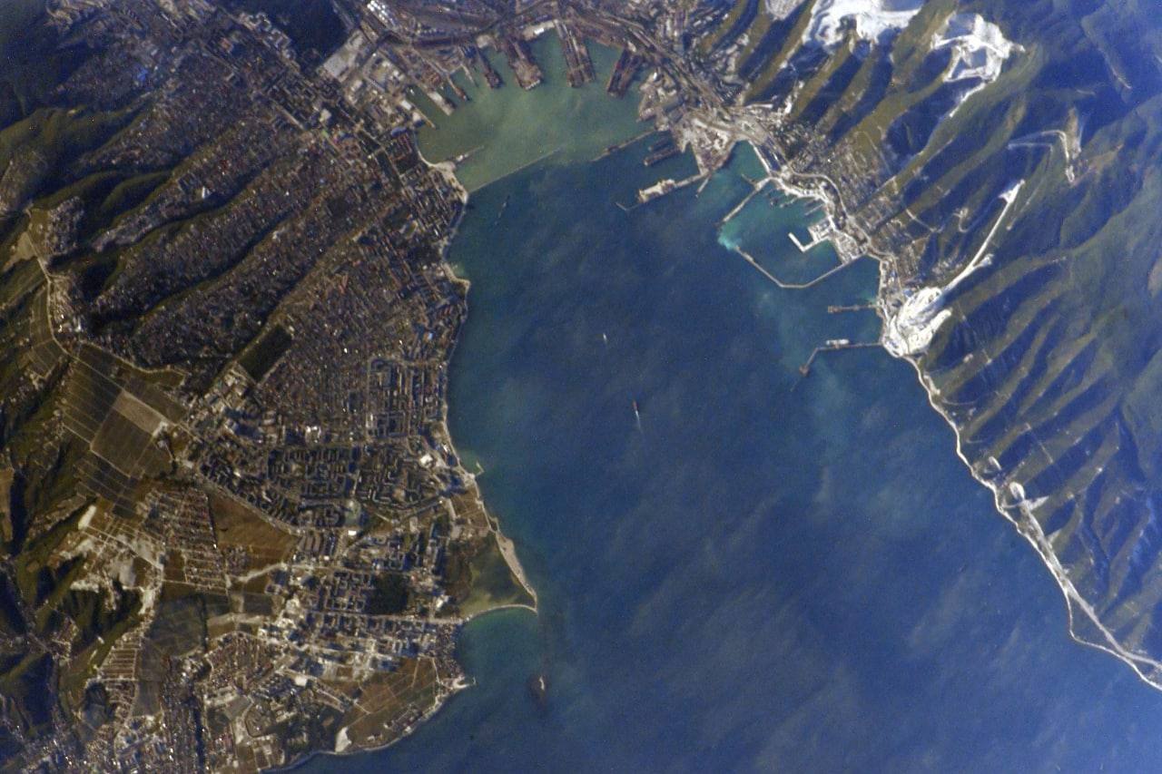 Азовское море с борта МКС фото