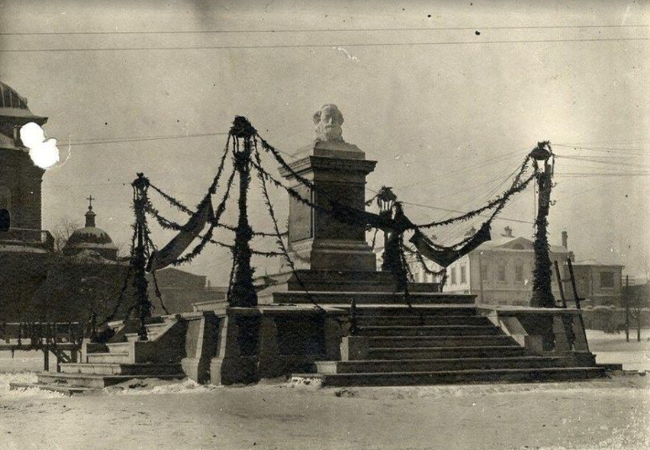 Богоявленский собор на площади 1905 года