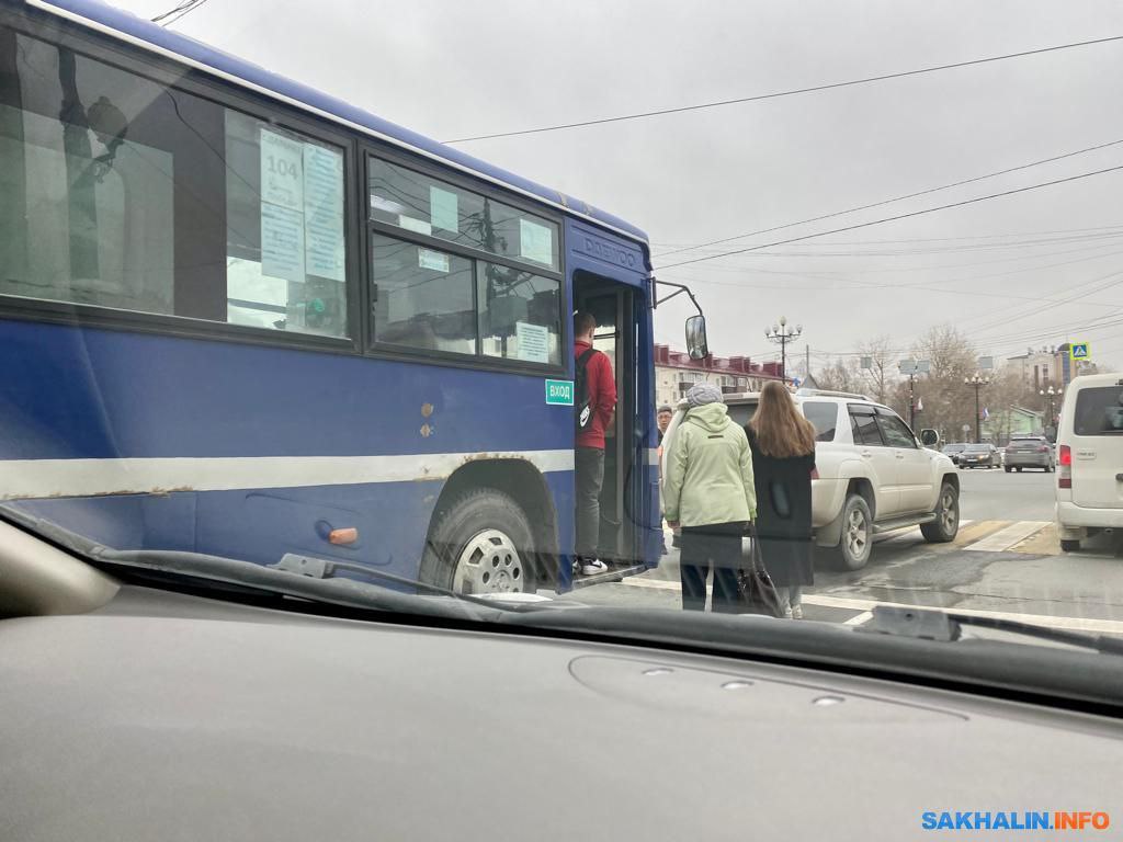 Новости южно сахалинска происшествие. Пассажирский автобус. Автобус Кокшетау. ДТП С общественным транспортом.