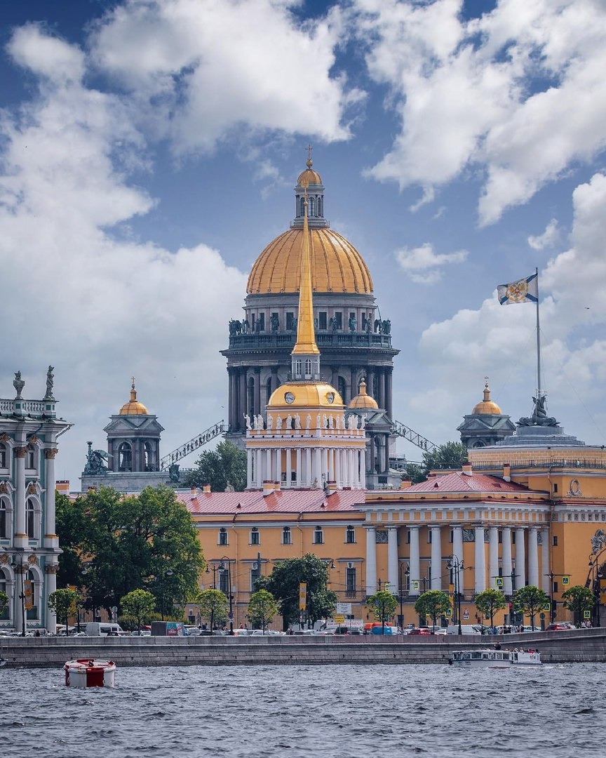 Исаакиевский собор в Петербурге фото