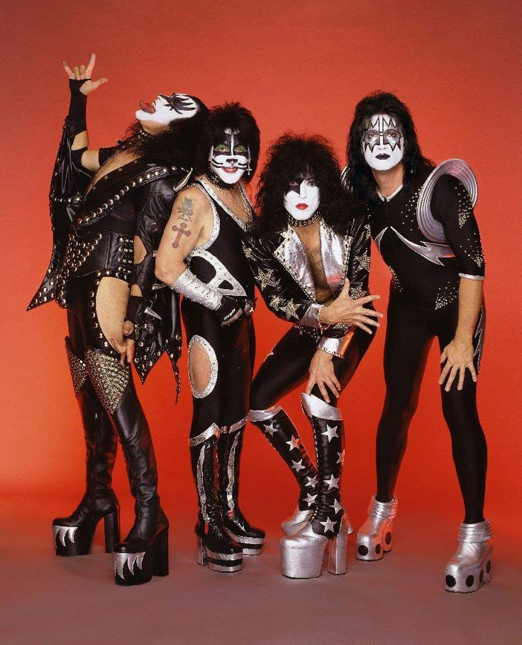 Старые кис. Глэм рок группа Kiss. Группа Кисс в 1996 году. Группа Кисс фото. Kiss Band 1992.