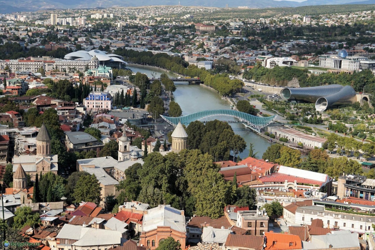 Иа панорама. Современный Тбилиси. Современный Тбилиси фото. Тбилиси Столичная школа. Тбилиси столица книги 2021.