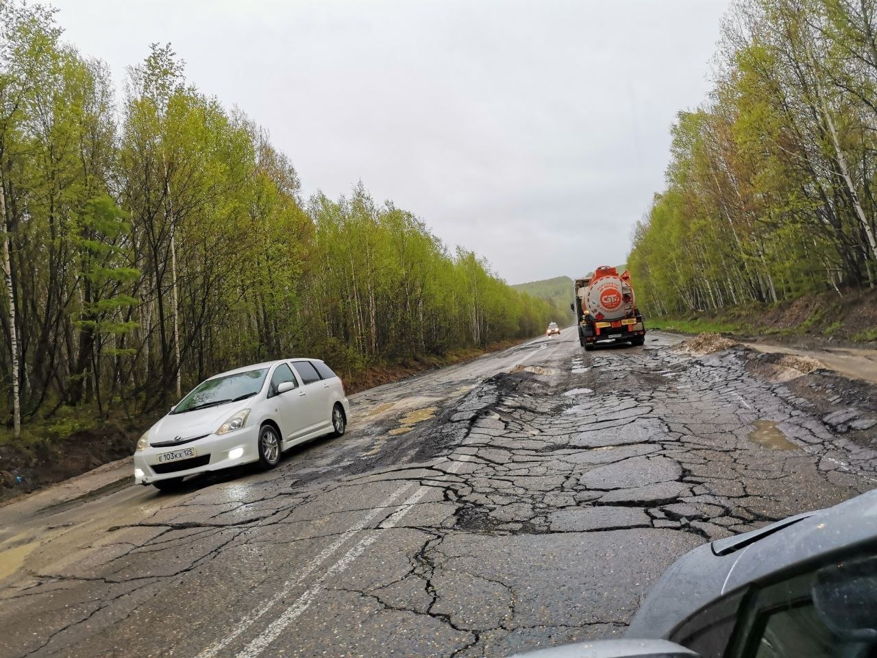 Дорога хабаровск комсомольск на амуре. Трасса. Город трасса. Препятствие на дороге.